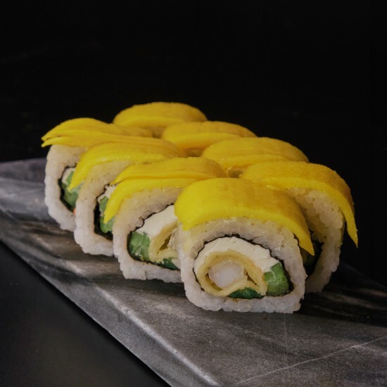 California exotic z krewetkami i mango