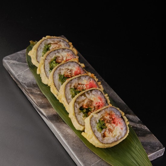 Futomaki z węgorzem tempura