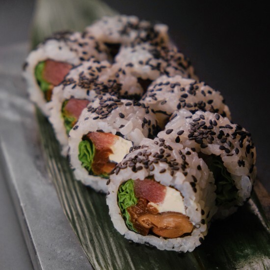 FutoCalifornia z tuńczykiem