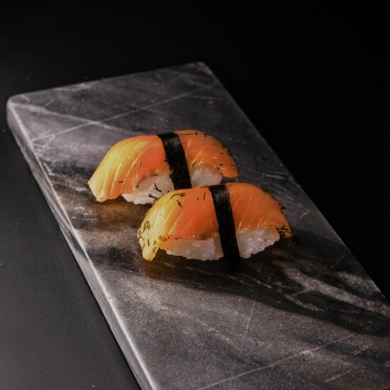 Nigiri z gravlaxem