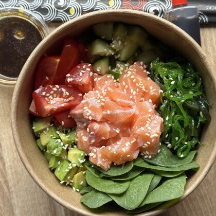 Poke Bowl z łososiem